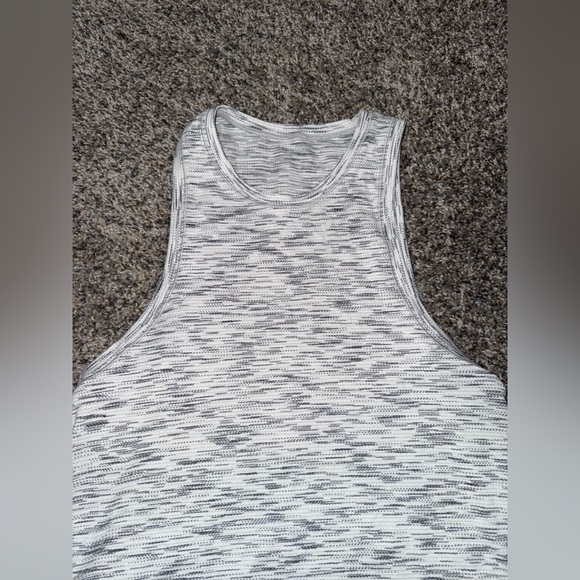 Lululemon Squad Goals Tank size 2 - Picture 7 of 8